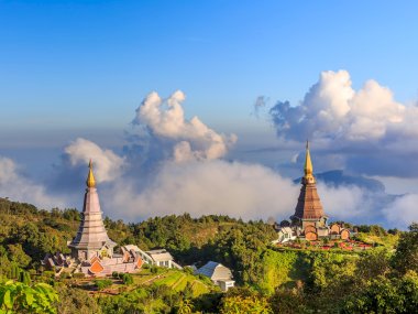 Doi Inthanon 1 Jour – Sommet de Thaïlande & Pagodes Royales