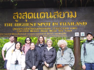 Doi Inthanon 1 Jour – Sommet de Thaïlande & Pagodes Royales
