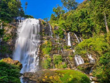 Doi Inthanon 1 Jour – Sommet de Thaïlande & Pagodes Royales