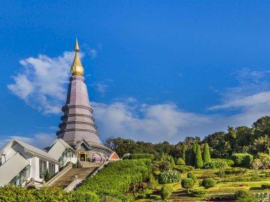Doi Inthanon 1 Jour – Sommet de Thaïlande & Pagodes Royales