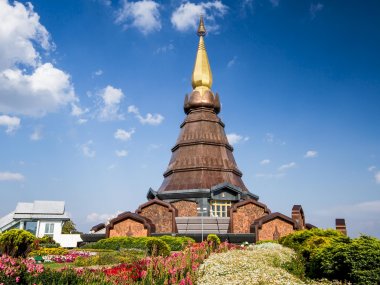 Doi Inthanon 1 Jour – Sommet de Thaïlande & Pagodes Royales
