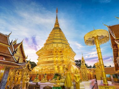 Doi Suthep au Lever du Soleil – Avec les Moines