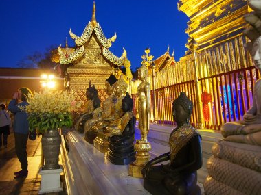 Doi Suthep au Lever du Soleil – Avec les Moines