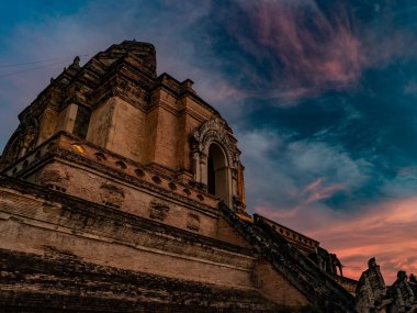Visite des temples de Chiang Mai avec guide francophone – Demi-journée