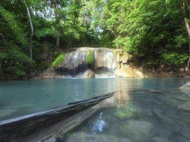 Cascades d'Erawan et pont de la rivière Kwai en 1 jour