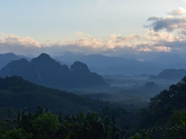 Séjour 3 jours à Khao Sok entre jungle et lac Cheow Lan