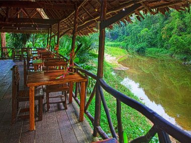 Séjour 3 jours à Khao Sok entre jungle et lac Cheow Lan