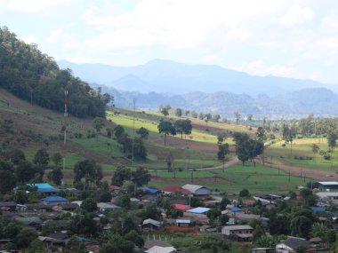 Chiang Dao en 1 Jour – Randonnée, Grottes & Sources Chaudes