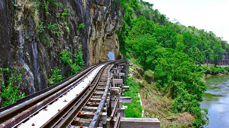 Voyage sur le chemin de fer de la mort : un trajet en train historique