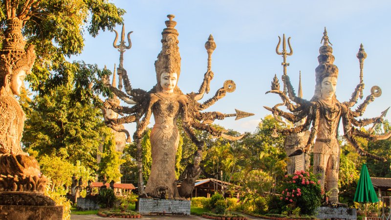 Nong Khai & Mékong : temples, Sala Keoku et Sky Walk