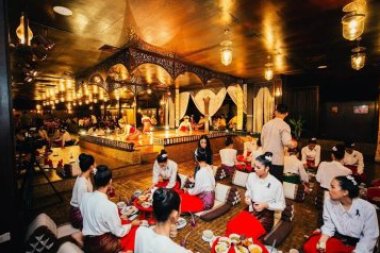 Dîner Khantoke & Spectacle Lanna Traditionnel – Chiang Mai