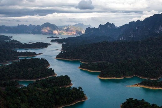 Le lac de Cheow Larn à Khao Sok