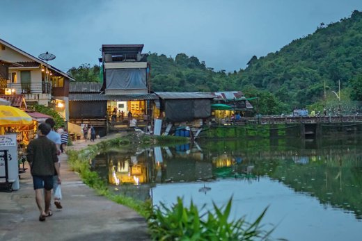 Baan E-Tong et Mines Pilok