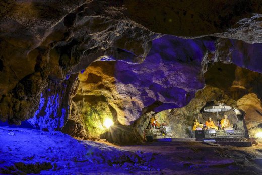 Exploration des Mystères Souterrains : Les Grottes de Chiang Dao